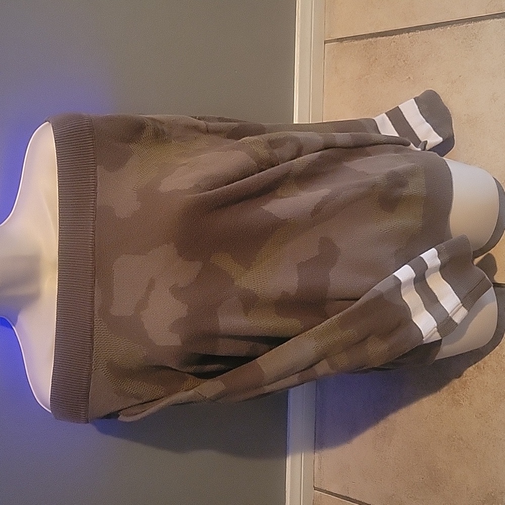 Off the shoulders camouflage sweater